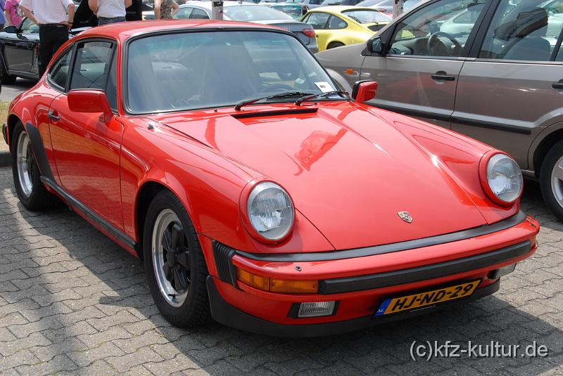 Porsche Zentrum Aachen 8660.JPG